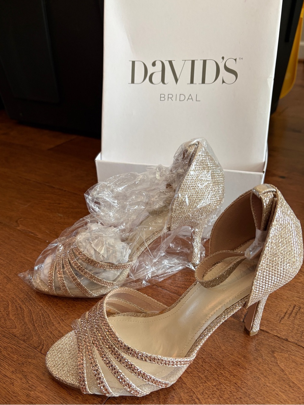 David's Bridal Nude Gold Strappy Evening Sandals